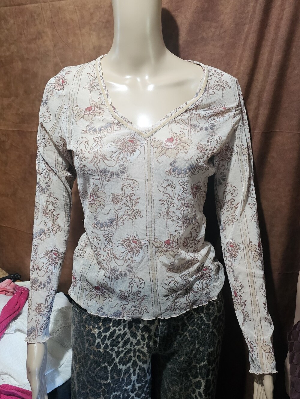 The Limited VINTAGE Cream Floral V-Neck Long Sleeve Tee
